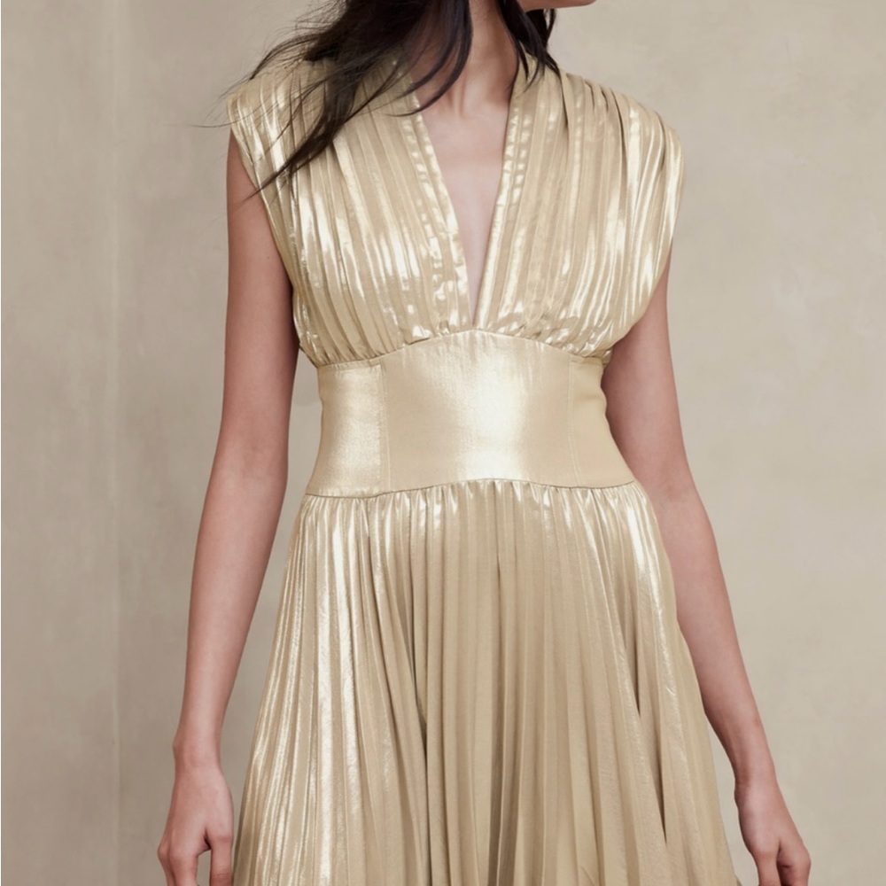 Elegant Gold Evening Dress